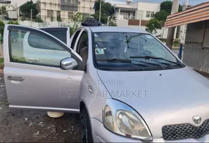 Toyota Vitz 2004 Gray