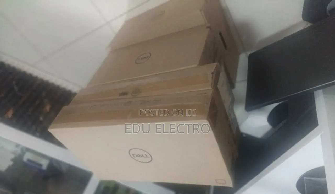 New Laptop Dell G15 5530 8GB Intel Core i5 SSD 1T