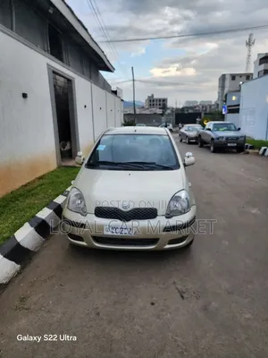 Toyota Vitz 2002 Gold