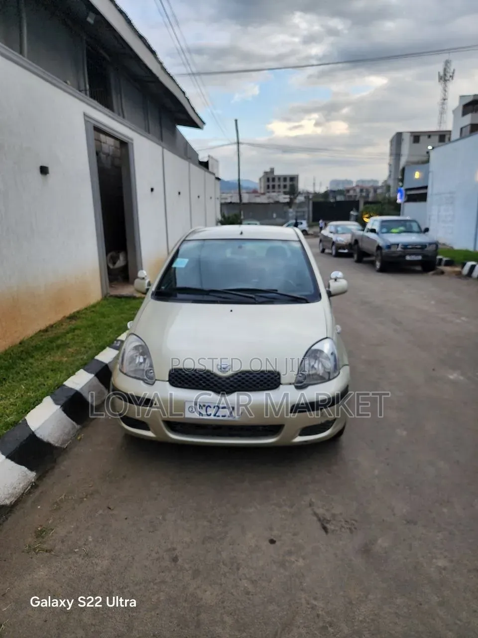 Toyota Vitz 2002 Gold