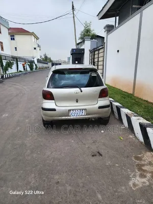 Toyota Vitz 2002 Gold