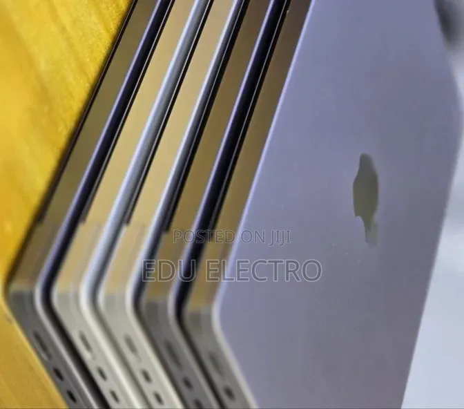 New Laptop Apple MacBook Pro 2021 M1 32GB Apple M1 Pro SSD 512GB