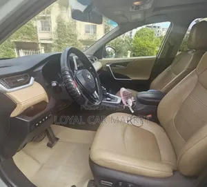 Toyota RAV4 2020 Green