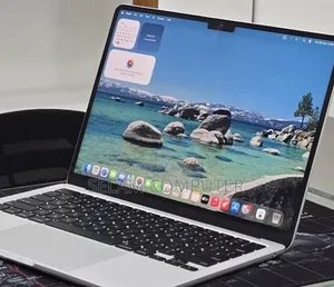 New Laptop Apple MacBook Air 2024 M3 16GB Apple M3 SSD 256GB