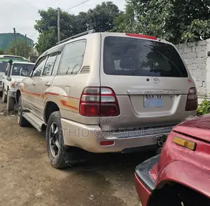 Toyota Land Cruiser 2005 Gold