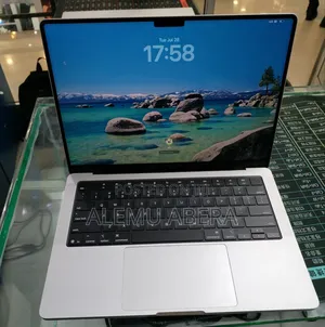 New Laptop Apple MacBook Pro 2025 M5 16GB Apple M5 Pro SSD 512GB