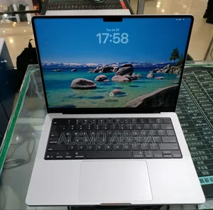 New Laptop Apple MacBook Pro 2025 M5 16GB Apple M5 Pro SSD 512GB