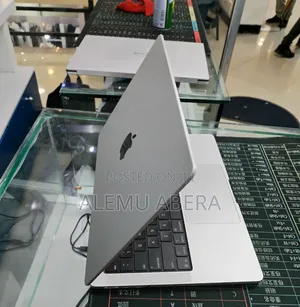 New Laptop Apple MacBook Pro 2025 M5 16GB Apple M5 Pro SSD 512GB