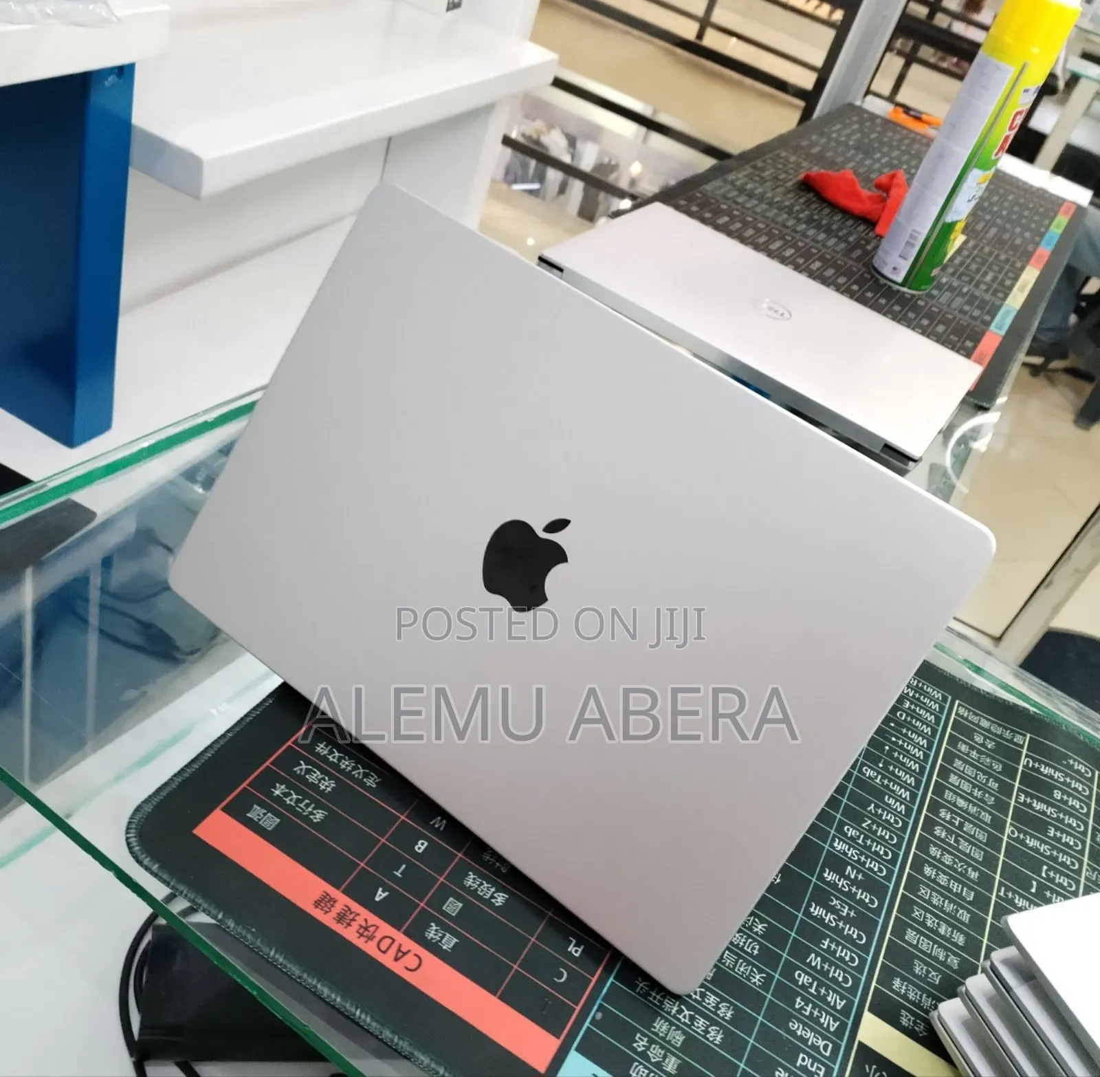 New Laptop Apple MacBook Pro 2025 M5 16GB Apple M5 Pro SSD 512GB