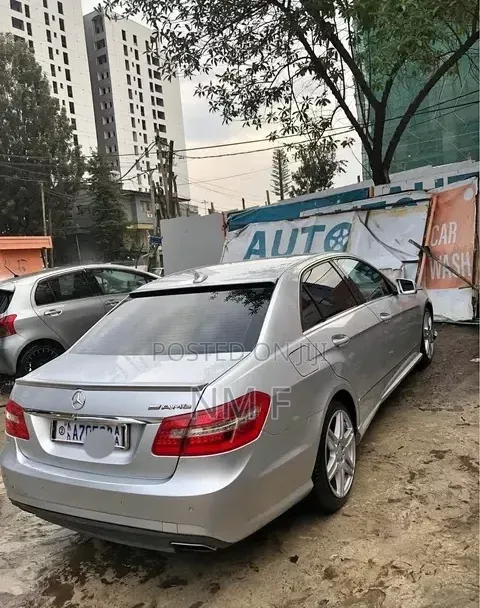 Mercedes-Benz E200 2013 Silver