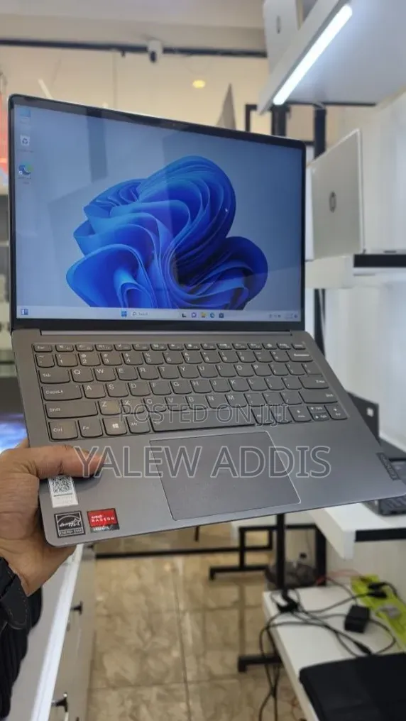 New Laptop Lenovo Ideapad 3 16GB AMD Ryzen 7 SSD 512GB