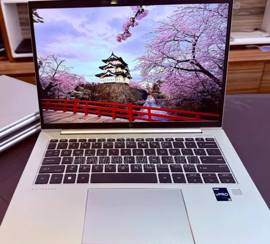 New Laptop HP EliteBook 840 G10 16GB Intel Core i7 SSD 512GB