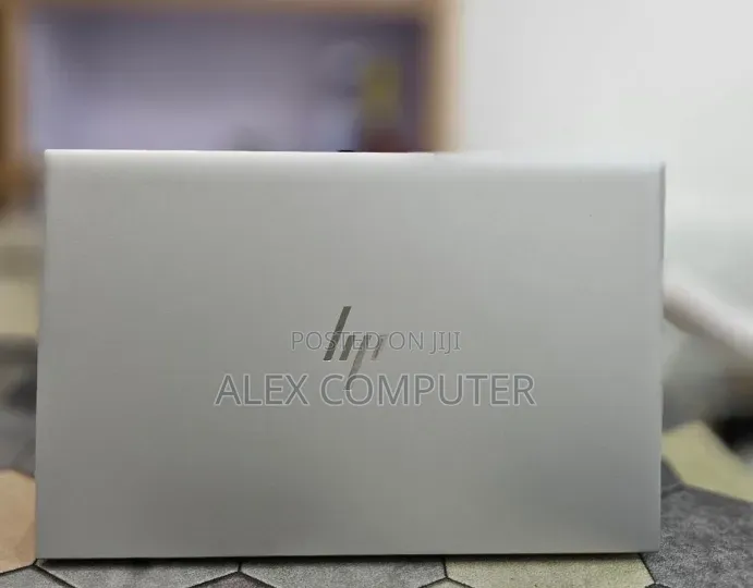 New Laptop HP ZBook Firefly G8 16GB Intel Core i7 SSD 512GB