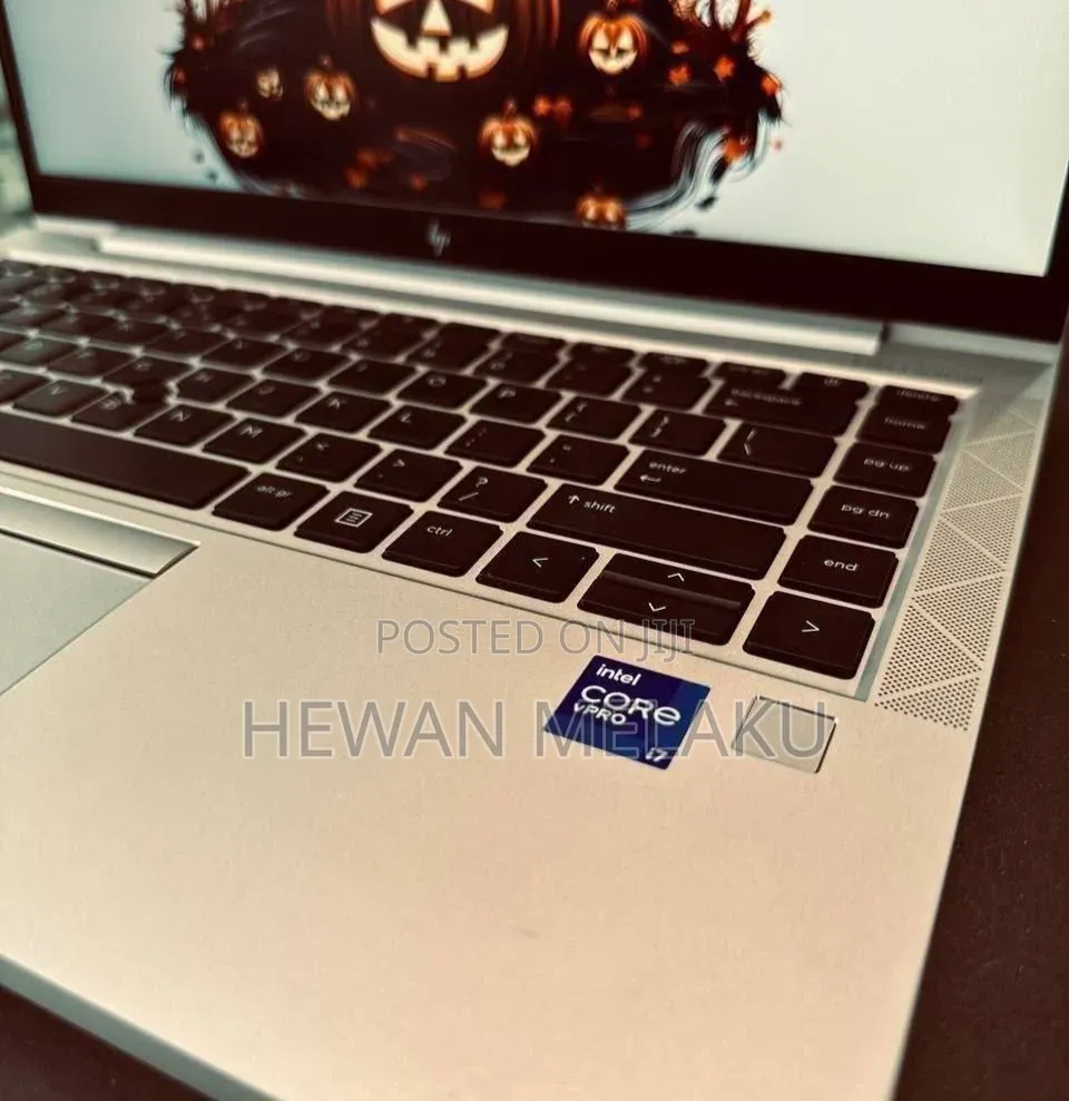 New Laptop HP EliteBook 830 G8 16GB Intel Core i7 SSD 512GB