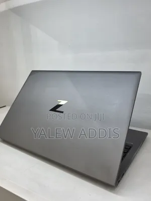 New Laptop HP ZBook Firefly G8 16GB Intel Core i7 SSD 512GB