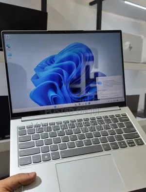 New Laptop HP ZBook Firefly G8 16GB Intel Core i7 SSD 512GB