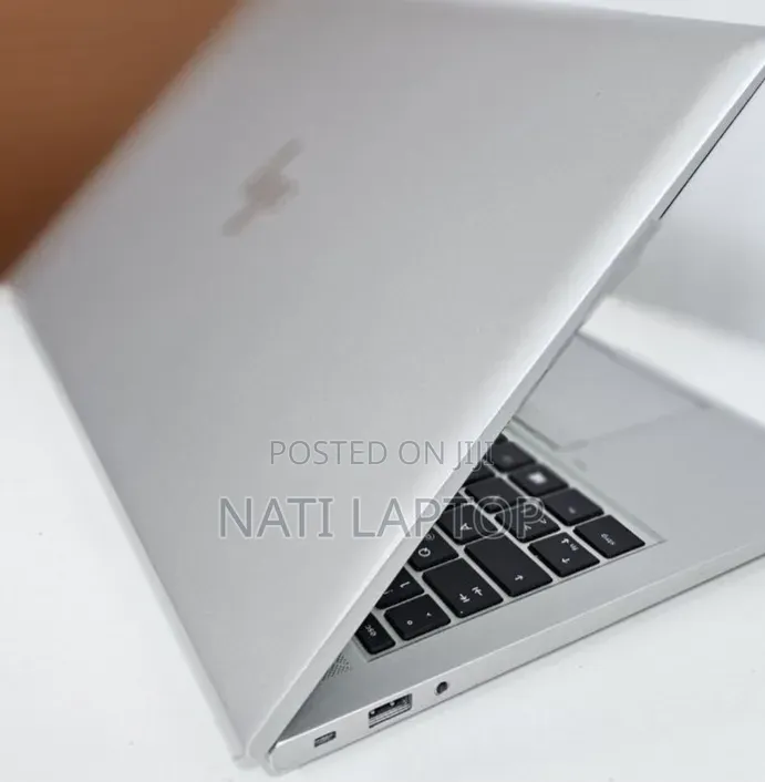 New Laptop HP ZBook Firefly G8 16GB Intel Core i7 SSD 512GB