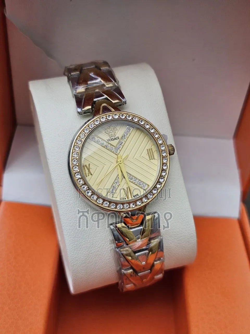 Designer Style Round Watch Champagne Chevron Dial Crystal Bezel Zigzag