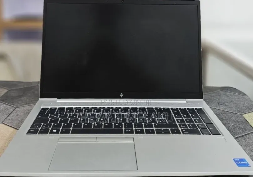 New Laptop HP ZBook Firefly G8 16GB Intel Core i7 SSD 512GB