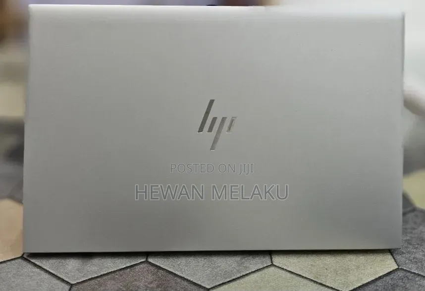 New Laptop HP ZBook Firefly G8 16GB Intel Core i7 SSD 512GB