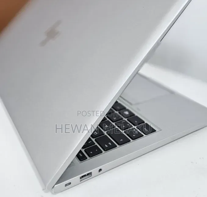 New Laptop HP ZBook Firefly G8 16GB Intel Core i7 SSD 512GB