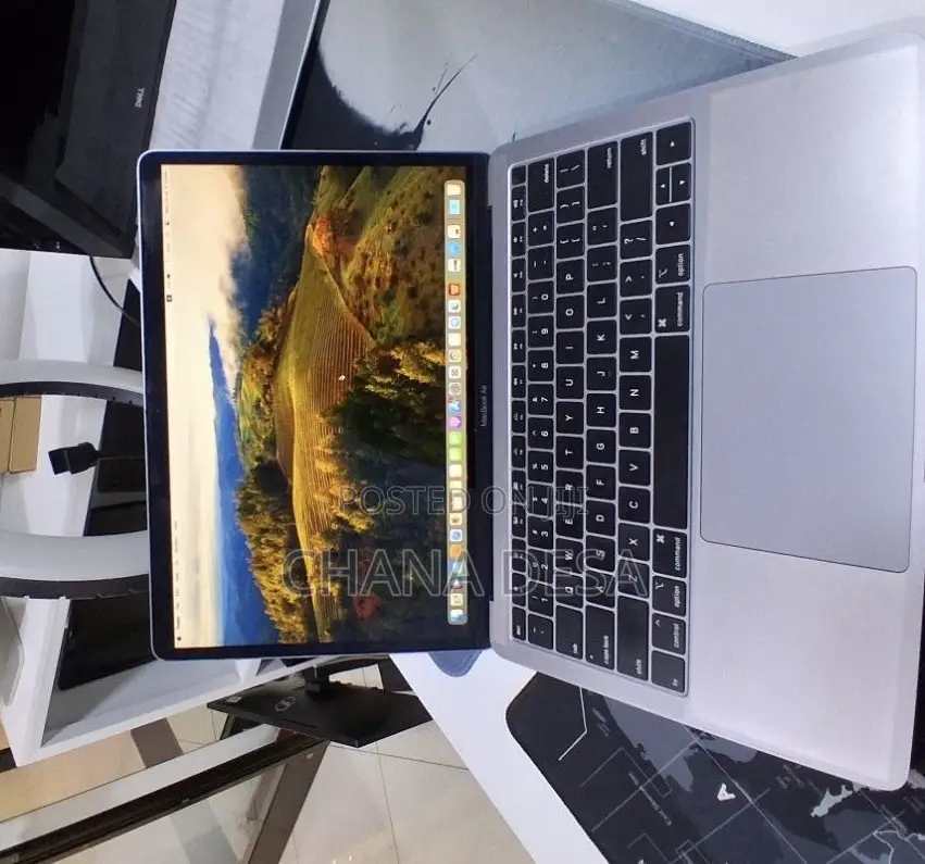 New Laptop Apple MacBook Air 2019 8GB Intel Core i5 SSD 128GB