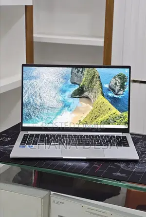 New Laptop Samsung Galaxy Book4 16GB Intel Core 7 SSD 512GB