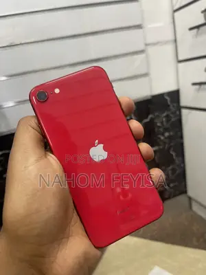 Apple iPhone SE (2020) 64 GB Red