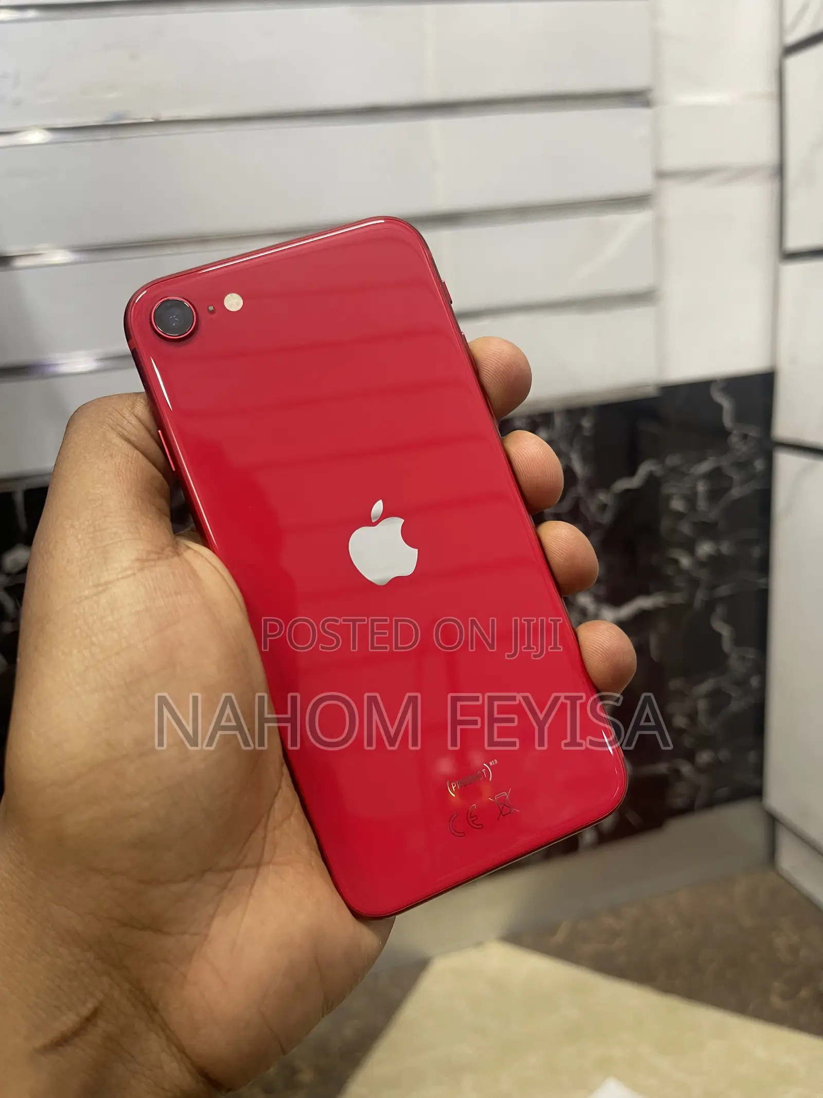 Apple iPhone SE (2020) 64 GB Red