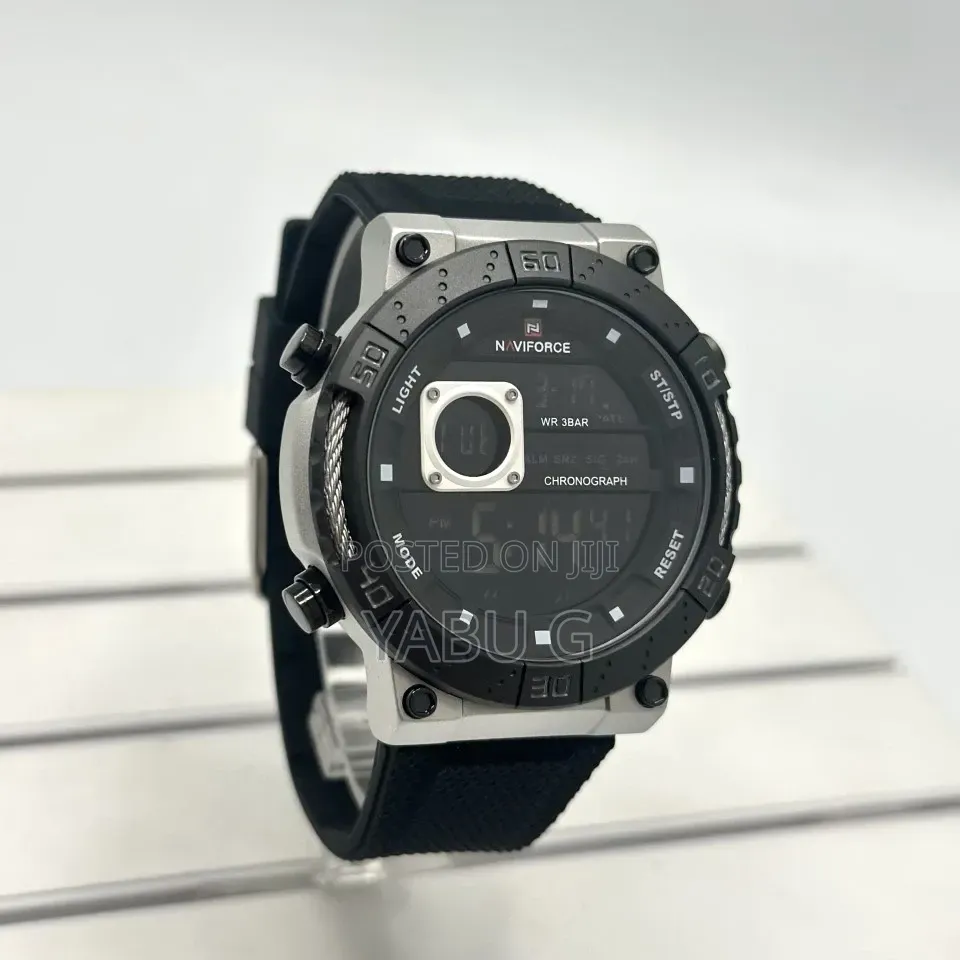 Naviforce
Men Watch Stainless Steel 46mm Silver