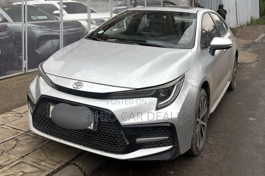 Toyota Corolla 2022 Silver