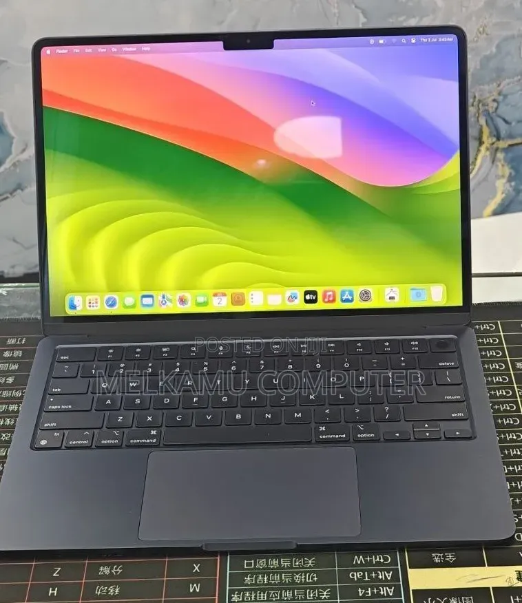 New Laptop Apple MacBook Air 2022 M2 8GB Apple M2 SSD 512GB