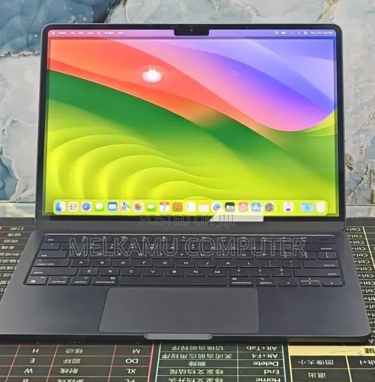 New Laptop Apple MacBook Air 2022 M2 8GB Apple M2 SSD 512GB