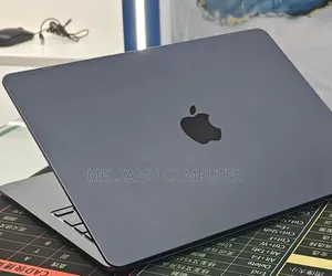 New Laptop Apple MacBook Air 2022 M2 8GB Apple M2 SSD 512GB