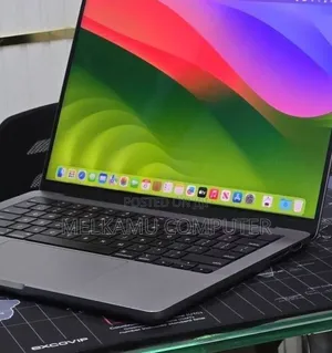 New Laptop Apple MacBook Air 2022 M2 8GB Apple M2 SSD 512GB
