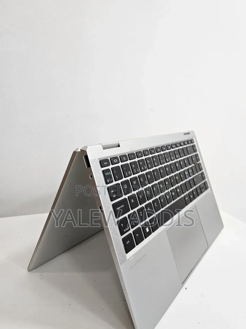 New Laptop HP EliteBook 1040 G8 16GB Intel Core i7 SSD 512GB