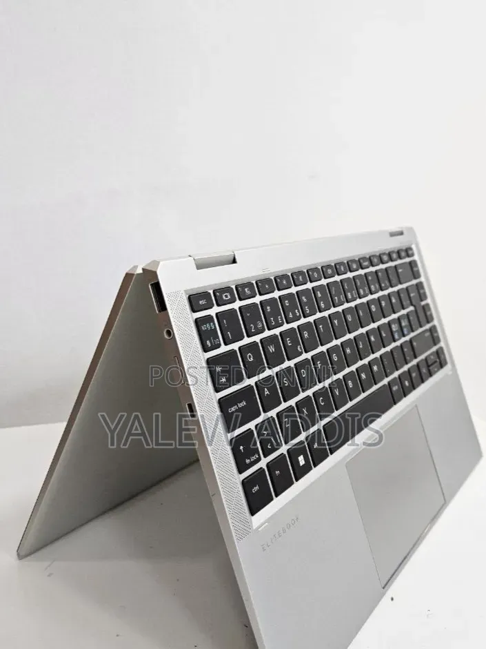 New Laptop HP EliteBook 1040 G8 16GB Intel Core i7 SSD 512GB