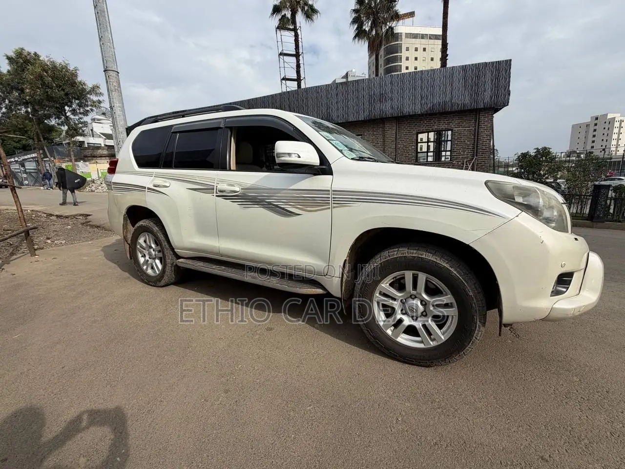 Toyota Land Cruiser Prado 2012 White