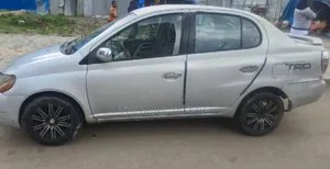 Toyota Platz 2001 Silver