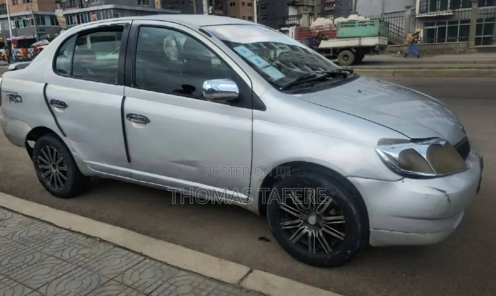 Toyota Platz 2001 Silver