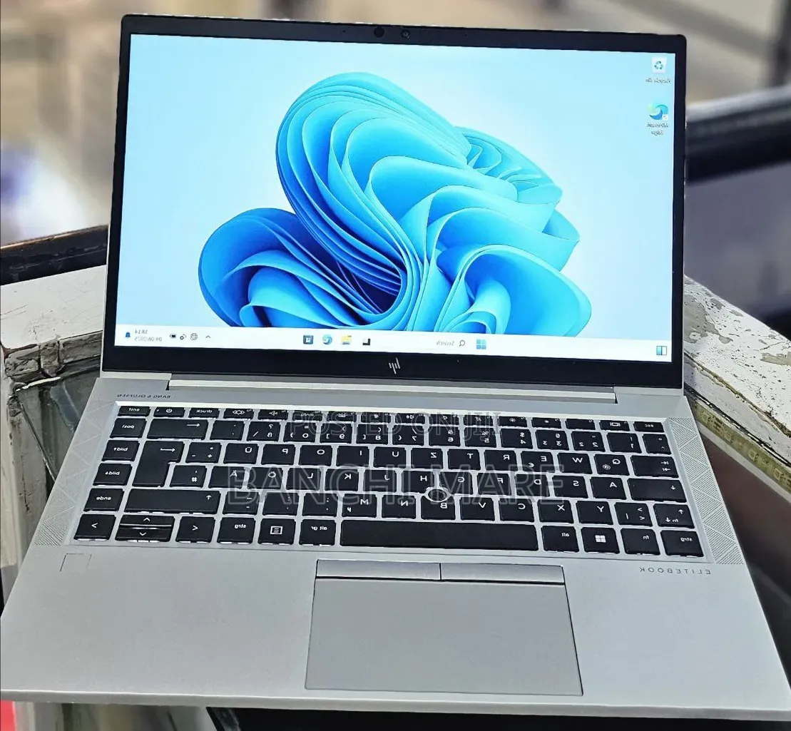 New Laptop HP EliteBook 840 G8 16GB Intel Core i5 SSD 512GB
