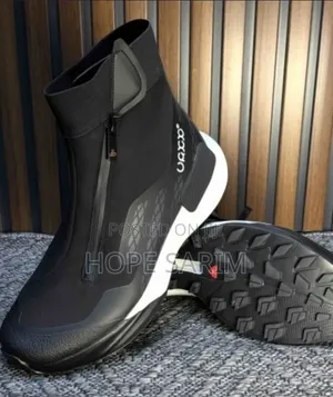 UAXX Weatherproof Zip Boots: