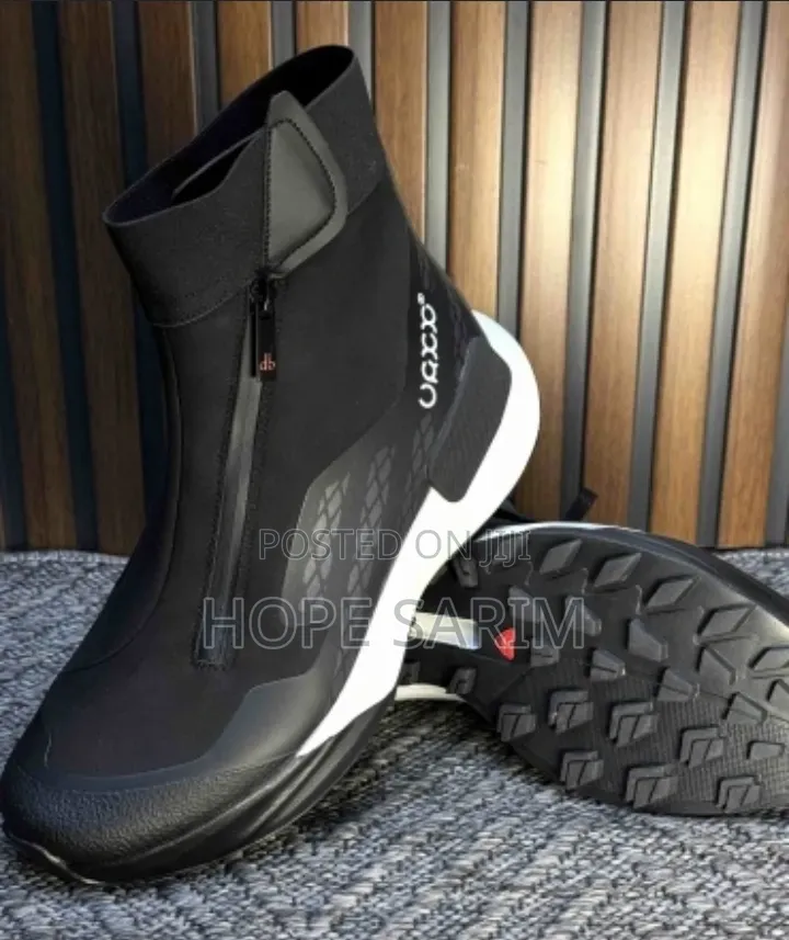UAXX Weatherproof Zip Boots: