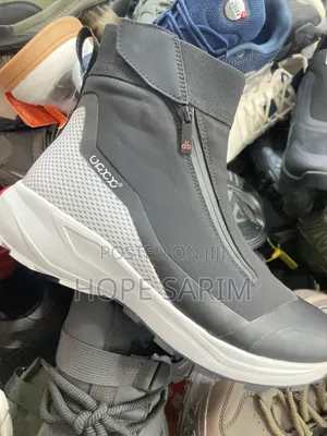 UAXX Weatherproof Zip Boots: