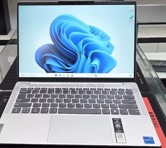 New Laptop Lenovo IdeaPad 520 16GB Intel Core i5 SSD 512GB