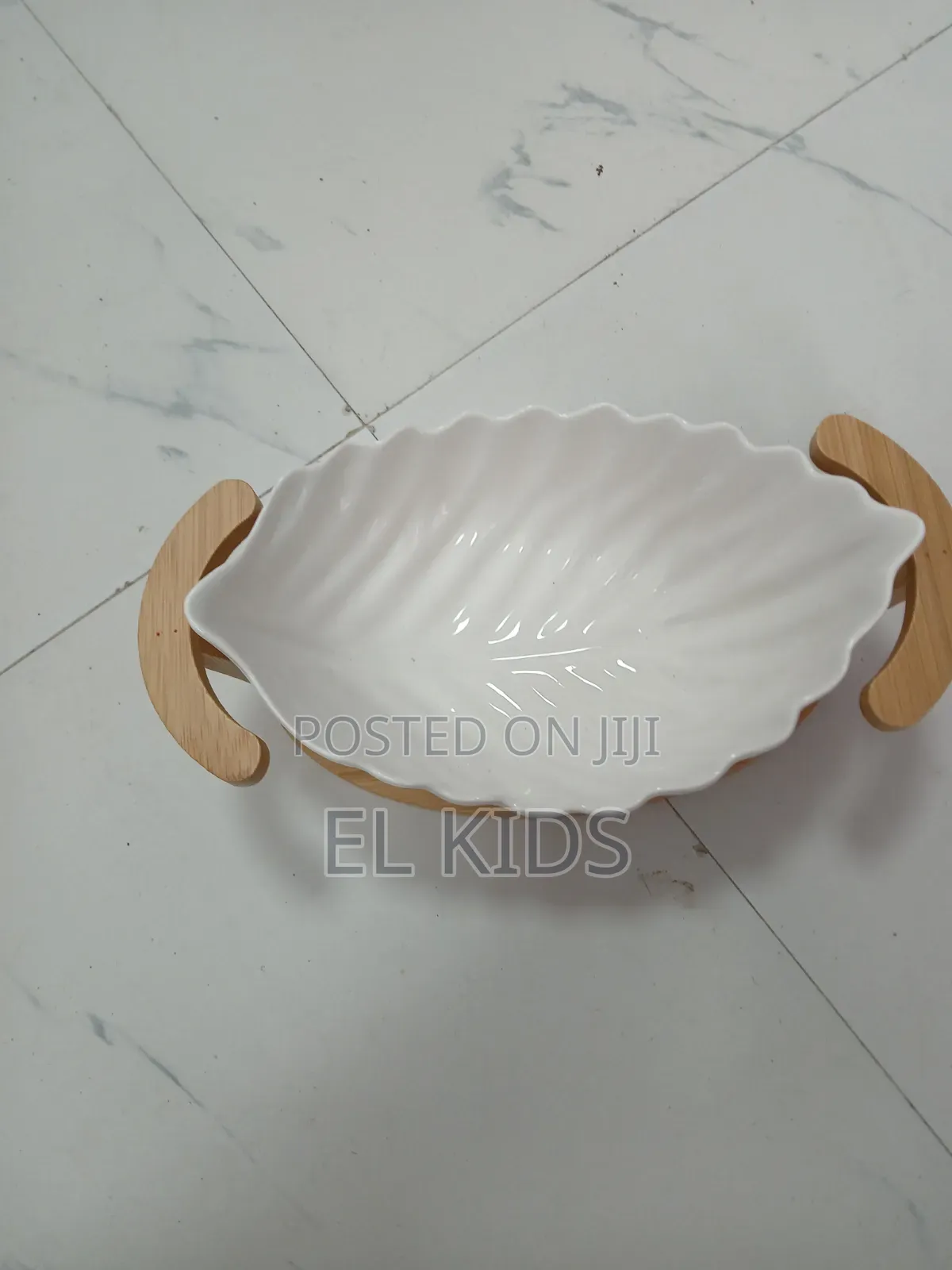 Oval Bowl With Stand