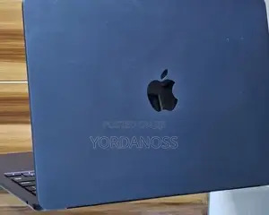New Laptop Apple MacBook Air 2025 M4 16GB Apple M4 SSD 256GB