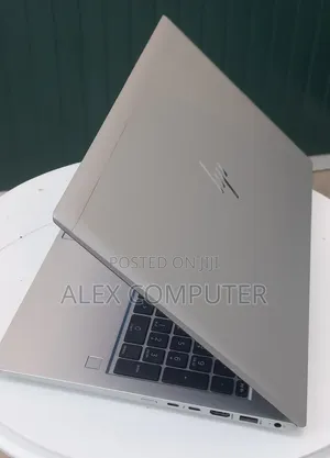 New Laptop HP EliteBook 850 G8 8GB Intel Core i7 SSD 512GB