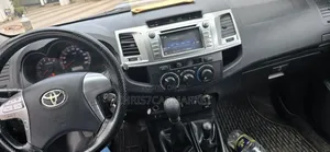 Toyota Hilux 2014 Gray