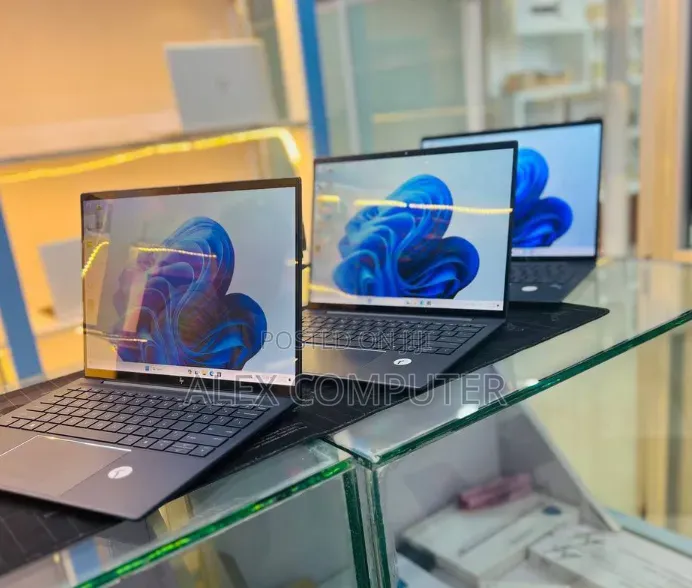 New Laptop HP Dragonfly G3 16GB Intel Core i7 SSD 512GB